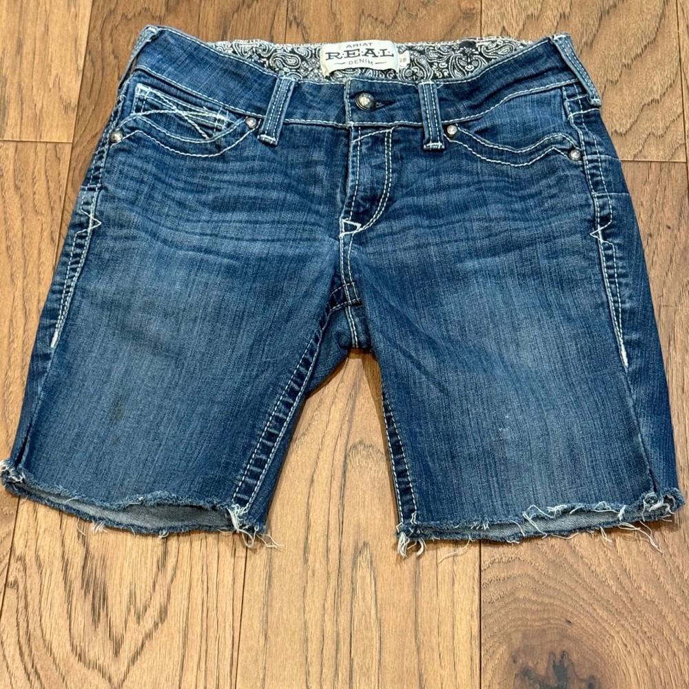 Ariat Real Denim Womens Mid Rise Straight Blue Jean Shorts Raw Hem 28